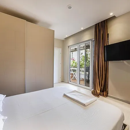 Aquamarine Poolside 1br & Free Parking By Pikhost