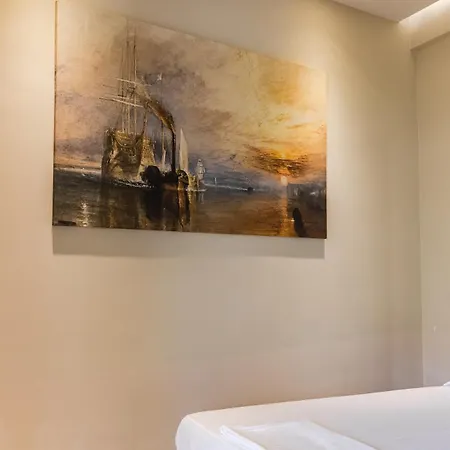 Aquamarine Poolside 1br & Free Parking By Pikhost Apartman